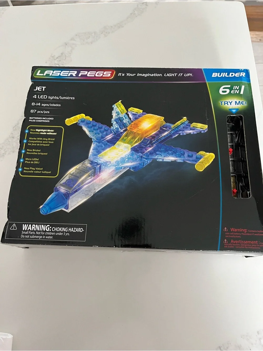 NWT laser peg jet  6 in 1 light up building kit with 87 pieces & 4 LED lights.